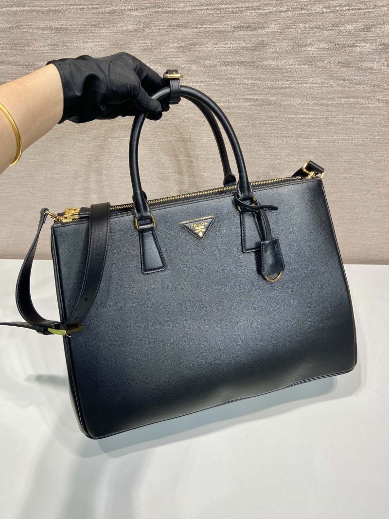 Pra*a top handle bags